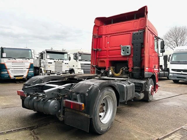 DAF 95.480 XF SPACECAB (EURO 3 / ZF16 MANUAL GEARBOX / 2x DIESELTANK / AIRCONDITIONING) - Камион влекач: слика 3 DAF 95.480 XF SPACECAB (EURO 3 / ZF16 MANUAL GEARBOX / 2x DIESELTANK / AIRCONDITIONING) - Камион влекач: слика 3