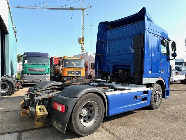 DAF XF 105.460 ATE SPACECAB (ZF16 MANUAL GEARBOX / HYDRAULIC KIT / P.T.O. / ADR-VLG / FULL SPOILERSET / FRIDGE) - Камион влекач: слика 3 DAF XF 105.460 ATE SPACECAB (ZF16 MANUAL GEARBOX / HYDRAULIC KIT / P.T.O. / ADR-VLG / FULL SPOILERSET / FRIDGE) - Камион влекач: слика 3