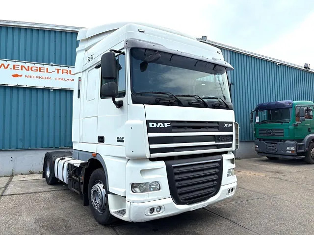 DAF XF 105.460 SPACECAB (4 IDENTICAL UNITS AVAILBLE) (ZF16 MANUAL GEARBOX / MX-BRAKE / 870+430 LITER TANK / FRIDGE / AIRCONDITIONING - Камион влекач: слика 2 DAF XF 105.460 SPACECAB (4 IDENTICAL UNITS AVAILBLE) (ZF16 MANUAL GEARBOX / MX-BRAKE / 870+430 LITER TANK / FRIDGE / AIRCONDITIONING - Камион влекач: слика 2