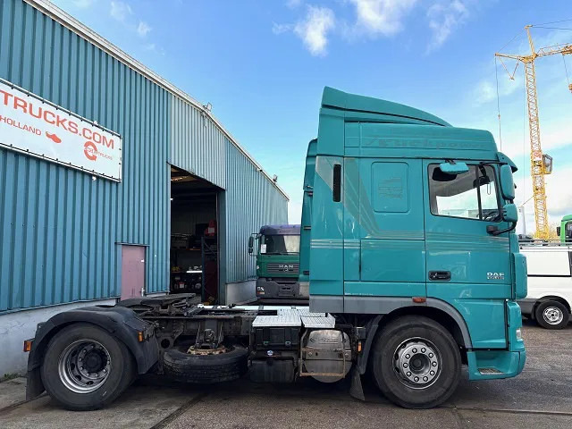 DAF XF 105.460 SPACECAB (EURO 5 / ZF16 MANUAL GEARBOX / P.T.O. / AIRCONDITIONING / FRIDGE UNDER BED / ETC.) - Камион влекач: слика 5 DAF XF 105.460 SPACECAB (EURO 5 / ZF16 MANUAL GEARBOX / P.T.O. / AIRCONDITIONING / FRIDGE UNDER BED / ETC.) - Камион влекач: слика 5