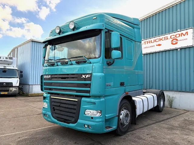 DAF XF 105.460 SPACECAB (EURO 5 / ZF16 MANUAL GEARBOX / P.T.O. / AIRCONDITIONING / FRIDGE UNDER BED / ETC.) - Камион влекач: слика 1 DAF XF 105.460 SPACECAB (EURO 5 / ZF16 MANUAL GEARBOX / P.T.O. / AIRCONDITIONING / FRIDGE UNDER BED / ETC.) - Камион влекач: слика 1