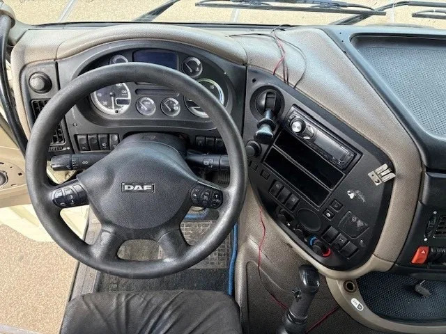 DAF XF 105.460 SPACECAB (ZF-MANUAL GEARBOX / 2x DIESELTANK / MX-ENGINE BRAKE / AIRCONDITIONING / FRIDGE / ETC.) - Камион влекач: слика 5 DAF XF 105.460 SPACECAB (ZF-MANUAL GEARBOX / 2x DIESELTANK / MX-ENGINE BRAKE / AIRCONDITIONING / FRIDGE / ETC.) - Камион влекач: слика 5