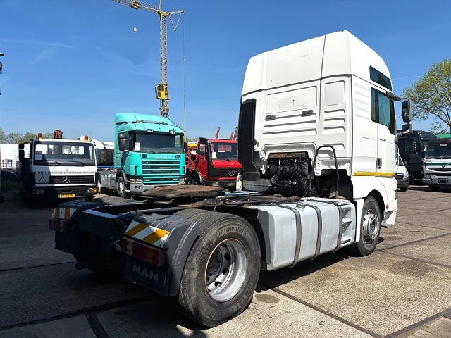 MAN TGA 18.410 FLS XXL (6-CILINDER HEADS / ZF16 MANUAL GEARBOX / ZF-INTARDER / HYDRAULIC KIT / P.T.O. / AIRCONDITIONING) - Камион влекач: слика 3 MAN TGA 18.410 FLS XXL (6-CILINDER HEADS / ZF16 MANUAL GEARBOX / ZF-INTARDER / HYDRAULIC KIT / P.T.O. / AIRCONDITIONING) - Камион влекач: слика 3