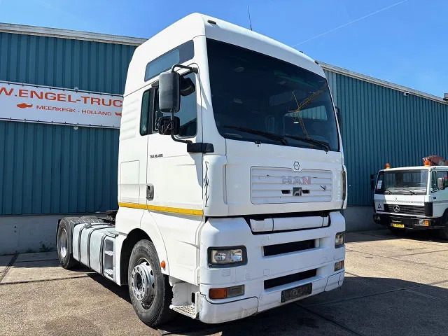 MAN TGA 18.410 FLS XXL (6-CILINDER HEADS / ZF16 MANUAL GEARBOX / ZF-INTARDER / HYDRAULIC KIT / P.T.O. / AIRCONDITIONING) - Камион влекач: слика 2 MAN TGA 18.410 FLS XXL (6-CILINDER HEADS / ZF16 MANUAL GEARBOX / ZF-INTARDER / HYDRAULIC KIT / P.T.O. / AIRCONDITIONING) - Камион влекач: слика 2