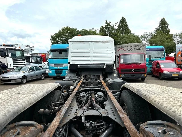 Камион со кабинска шасија MAN 26.414 FNL-T (6-CILINDERHEADS) 6x4 CHASSIS (EURO 2 / ZF16 MANUAL GEARBOX / REDUCTION AXLES): слика 10