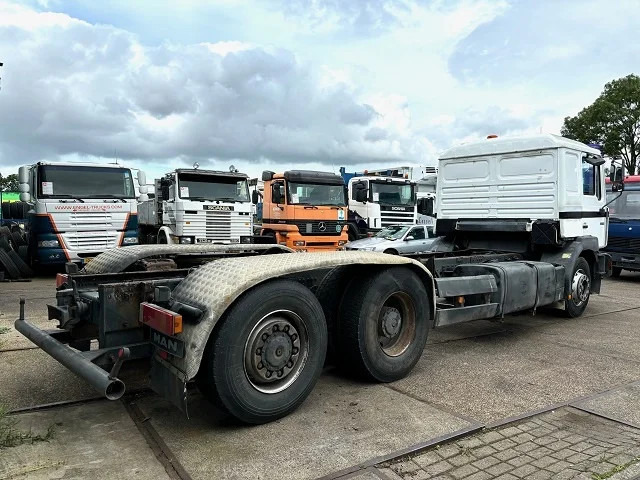 MAN 26.414 FNL-T (6-CILINDERHEADS) 6x4 CHASSIS (EURO 2 / ZF16 MANUAL GEARBOX / REDUCTION AXLES) - Камион со кабинска шасија: слика 3 MAN 26.414 FNL-T (6-CILINDERHEADS) 6x4 CHASSIS (EURO 2 / ZF16 MANUAL GEARBOX / REDUCTION AXLES) - Камион со кабинска шасија: слика 3