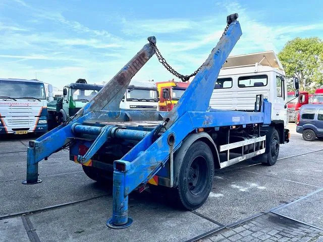 MAN F 18.232 (6 CILINDER) M90 WITH TELESCOPIC CONTAINER SYSTEM (8 GEARS MANUAL GEARBOX / EURO 1 (MECHANICAL PUMP AND INJECTORS)) - Камион за подигање контејнери: слика 3 MAN F 18.232 (6 CILINDER) M90 WITH TELESCOPIC CONTAINER SYSTEM (8 GEARS MANUAL GEARBOX / EURO 1 (MECHANICAL PUMP AND INJECTORS)) - Камион за подигање контејнери: слика 3