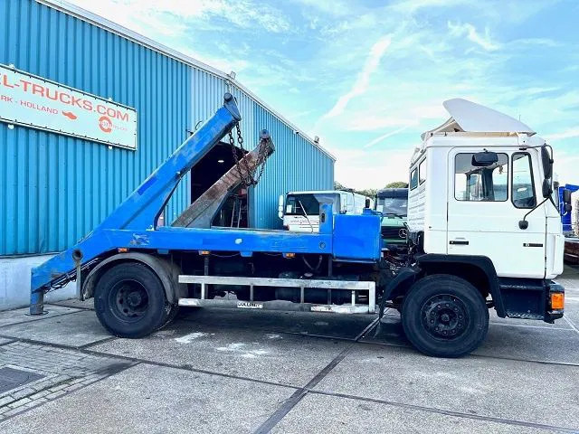 MAN F 18.232 (6 CILINDER) M90 WITH TELESCOPIC CONTAINER SYSTEM (8 GEARS MANUAL GEARBOX / EURO 1 (MECHANICAL PUMP AND INJECTORS)) - Камион за подигање контејнери: слика 4 MAN F 18.232 (6 CILINDER) M90 WITH TELESCOPIC CONTAINER SYSTEM (8 GEARS MANUAL GEARBOX / EURO 1 (MECHANICAL PUMP AND INJECTORS)) - Камион за подигање контејнери: слика 4