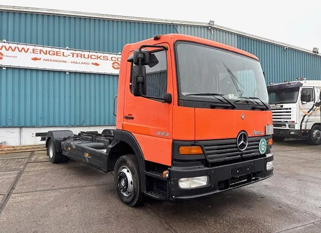 Mercedes-Benz Atego 823L DAY CAB (6-CILINDER) 4x2 CHASSIS (MANUAL GEARBOX / SPER DIFFERENTIAL / 6-CILINDER ENGINE) - Камион со кабинска шасија: слика 2 Mercedes-Benz Atego 823L DAY CAB (6-CILINDER) 4x2 CHASSIS (MANUAL GEARBOX / SPER DIFFERENTIAL / 6-CILINDER ENGINE) - Камион со кабинска шасија: слика 2