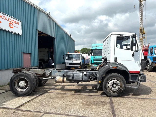 Mercedes-Benz SK 1824 4x2 FULL STEEL SUSPENSION CHASSIS (MANUAL GEARBOX / REDUCTION AXLE / FULL STEEL SUSPENSION) - Камион со кабинска шасија: слика 4 Mercedes-Benz SK 1824 4x2 FULL STEEL SUSPENSION CHASSIS (MANUAL GEARBOX / REDUCTION AXLE / FULL STEEL SUSPENSION) - Камион со кабинска шасија: слика 4