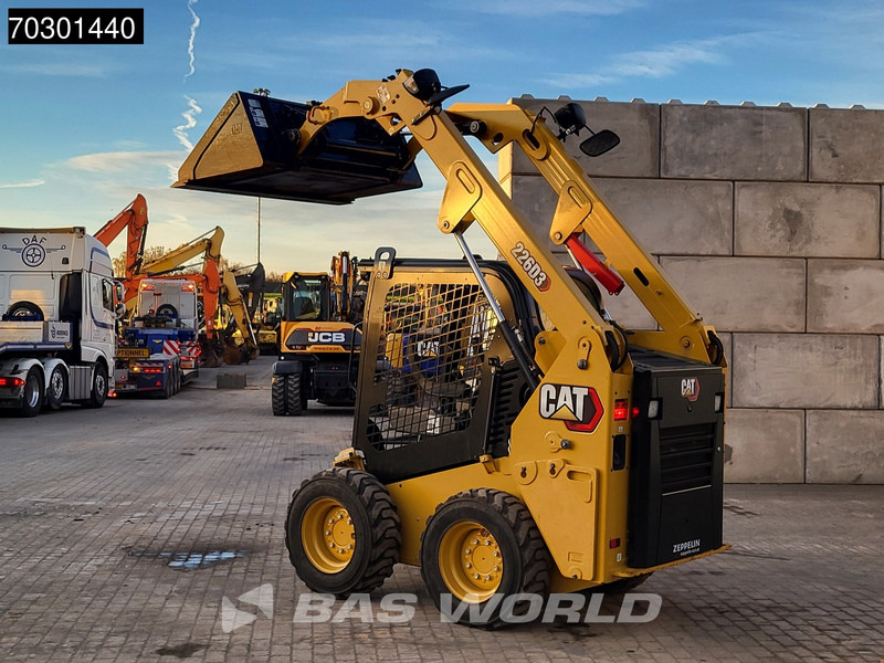 Caterpillar 226 D3 - Компактен натоварувач: слика 3 Caterpillar 226 D3 - Компактен натоварувач: слика 3