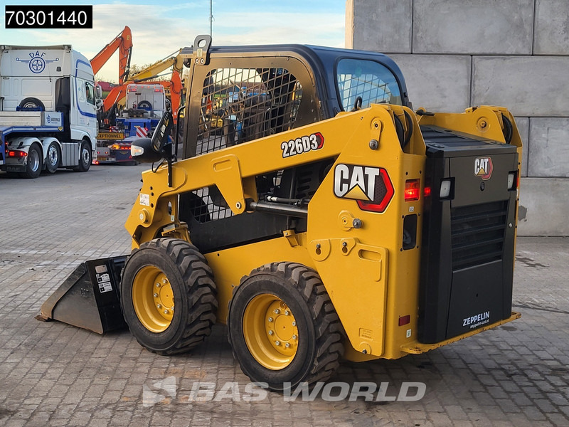 Caterpillar 226 D3 - Компактен натоварувач: слика 5 Caterpillar 226 D3 - Компактен натоварувач: слика 5