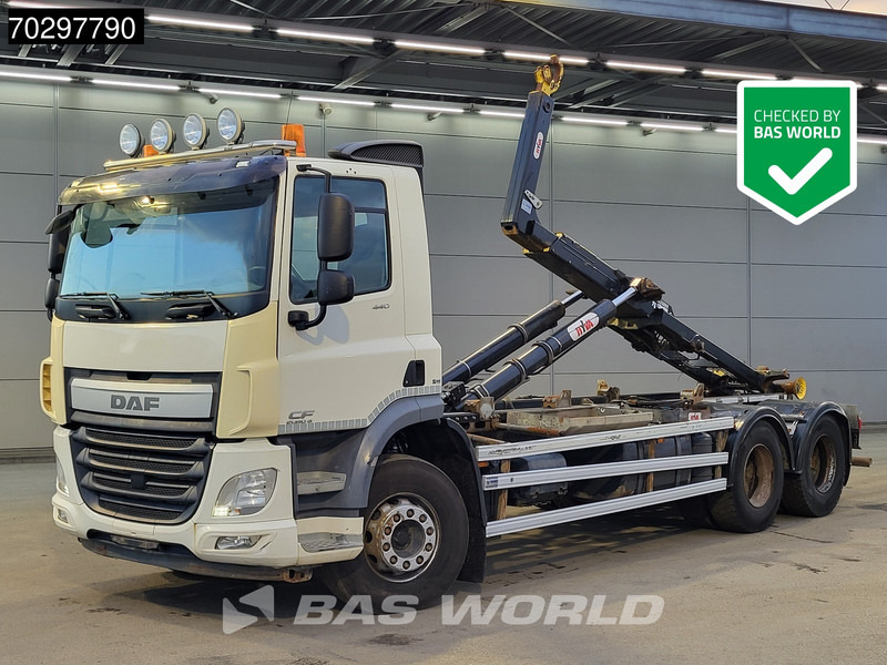 DAF CF 440 6X2 HYVA 22-60-S Hooklift Lift Axle Automatic ACC Euro 6 - Камион со кука за подигање: слика 1 DAF CF 440 6X2 HYVA 22-60-S Hooklift Lift Axle Automatic ACC Euro 6 - Камион со кука за подигање: слика 1