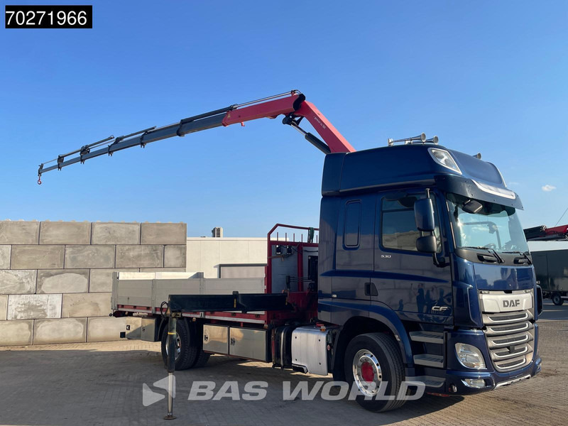 Камион со платформа, Камион со кран DAF CF 530 4X2 HMF 1820-RC Kran Crane Retarder Space cab Euro 6: слика 10