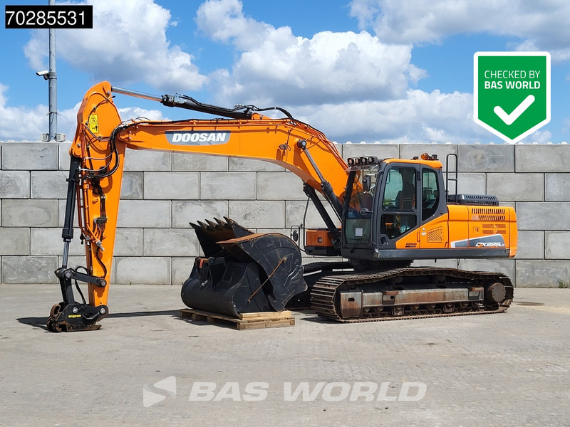 Doosan DX225 LC-5 3 BUCKETS - Багер гасеничар: слика 1 Doosan DX225 LC-5 3 BUCKETS - Багер гасеничар: слика 1