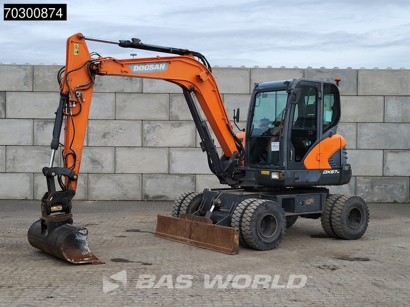 Doosan DX57 W-5 A/C - 3 Buckets - Багер на тркала: слика 2 Doosan DX57 W-5 A/C - 3 Buckets - Багер на тркала: слика 2