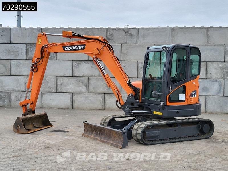 Doosan DX63-3 3 BUCKETS - A/C - Мини багер: слика 2 Doosan DX63-3 3 BUCKETS - A/C - Мини багер: слика 2