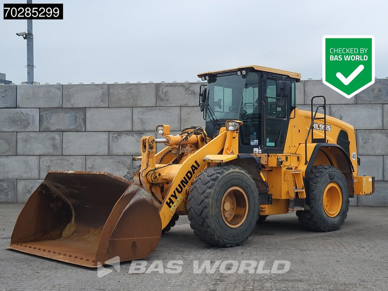 Hyundai HL955 - Натоварувач на тркала: слика 1 Hyundai HL955 - Натоварувач на тркала: слика 1