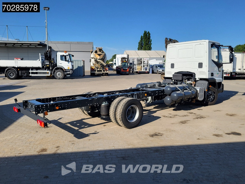 Iveco 120-210L 4X2 NEW 12tons chassis! CNG Engine TELMA Retarder Manual Euro 6 - Камион со кабинска шасија: слика 5 Iveco 120-210L 4X2 NEW 12tons chassis! CNG Engine TELMA Retarder Manual Euro 6 - Камион со кабинска шасија: слика 5