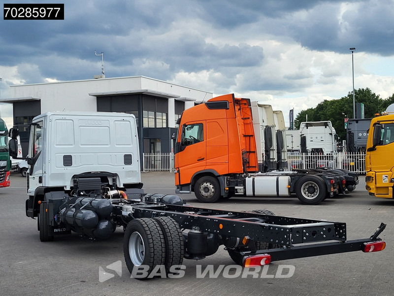 Iveco Eurocargo 120LE210 4X2 Nieuw! CNG 2xTanks Retarder TELMA Euro 6 - Камион со кабинска шасија: слика 2 Iveco Eurocargo 120LE210 4X2 Nieuw! CNG 2xTanks Retarder TELMA Euro 6 - Камион со кабинска шасија: слика 2