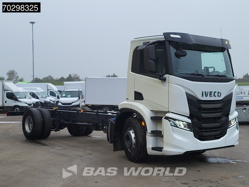 Iveco S-Way 340 4X2 NEW! Chassis Automatic LED Navi ACC Euro 6 - Камион со кабинска шасија: слика 3 Iveco S-Way 340 4X2 NEW! Chassis Automatic LED Navi ACC Euro 6 - Камион со кабинска шасија: слика 3