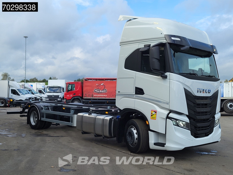 Iveco S-Way 460 4X2 NEW !! BDF Automatic Full air ACC Led Euro 6 - Транспортер на контејнер/ Камион со променливо тело: слика 3 Iveco S-Way 460 4X2 NEW !! BDF Automatic Full air ACC Led Euro 6 - Транспортер на контејнер/ Камион со променливо тело: слика 3