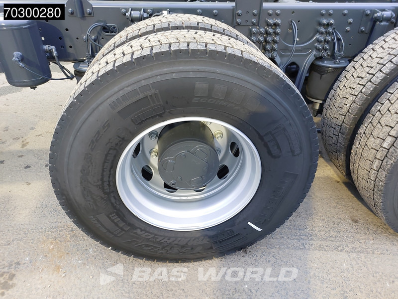 Нов Камион со кабинска шасија Iveco X-Way 500 X-Way 6X4 NEW 6x4 chassis Sleepercab Rear Air suspension Automatic Euro 6: слика 16 Нов Камион со кабинска шасија Iveco X-Way 500 X-Way 6X4 NEW 6x4 chassis Sleepercab Rear Air suspension Automatic Euro 6: слика 16