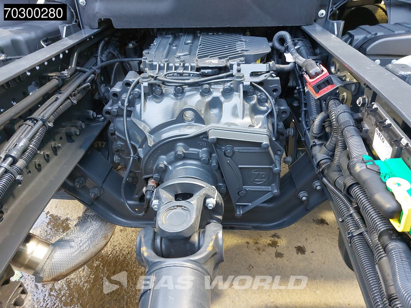 Нов Камион со кабинска шасија Iveco X-Way 500 X-Way 6X4 NEW 6x4 chassis Sleepercab Rear Air suspension Automatic Euro 6: слика 15 Нов Камион со кабинска шасија Iveco X-Way 500 X-Way 6X4 NEW 6x4 chassis Sleepercab Rear Air suspension Automatic Euro 6: слика 15