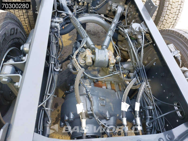 Нов Камион со кабинска шасија Iveco X-Way 500 X-Way 6X4 NEW 6x4 chassis Sleepercab Rear Air suspension Automatic Euro 6: слика 14 Нов Камион со кабинска шасија Iveco X-Way 500 X-Way 6X4 NEW 6x4 chassis Sleepercab Rear Air suspension Automatic Euro 6: слика 14