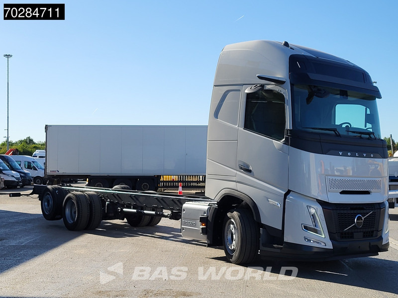 Volvo FH 62 R AERO 6X2 NEW Horsetruck chassis Lift+Lenkachse Dynamic Steering Mirror cam Euro 6 - Камион: слика 3 Volvo FH 62 R AERO 6X2 NEW Horsetruck chassis Lift+Lenkachse Dynamic Steering Mirror cam Euro 6 - Камион: слика 3