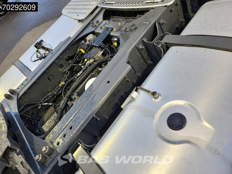 Камион влекач DAF XF 480 4X2 Mega SSC 2xTanks ACC Standklima Euro 6: слика 15