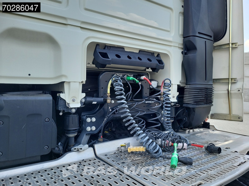 DAF XF 480 4X2 SC 2x Tanks PTO Standklima Navi LED ACC - Камион влекач: слика 5 DAF XF 480 4X2 SC 2x Tanks PTO Standklima Navi LED ACC - Камион влекач: слика 5