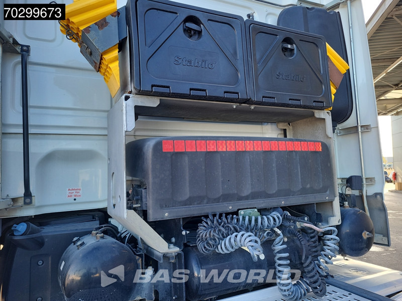 DAF XF 530 6X4 Low Mileage! 120T SSC Retarder 2x Tanks - Камион влекач: слика 5 DAF XF 530 6X4 Low Mileage! 120T SSC Retarder 2x Tanks - Камион влекач: слика 5