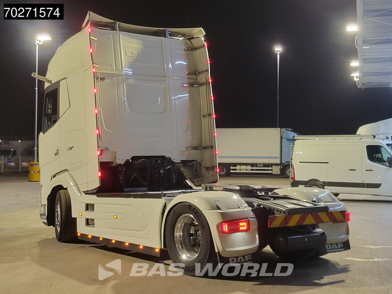 DAF XG+ 530 4X2 Retarder 2x Tanks Standklima Leather Alcoa's - Камион влекач: слика 2 DAF XG+ 530 4X2 Retarder 2x Tanks Standklima Leather Alcoa's - Камион влекач: слика 2