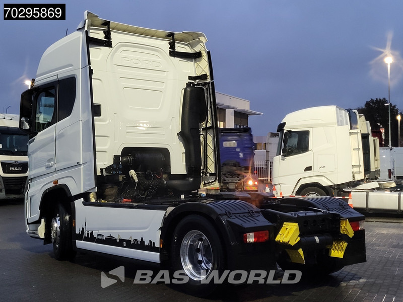 Ford F-Max 500 4X2 Retarder 2x Tanks Standklima Euro 6 - Камион влекач: слика 2 Ford F-Max 500 4X2 Retarder 2x Tanks Standklima Euro 6 - Камион влекач: слика 2