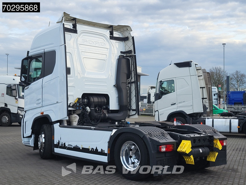 Ford F-Max 500 4X2 Retarder Standairco 2xTanks ACC LED Euro 6 - Камион влекач: слика 2 Ford F-Max 500 4X2 Retarder Standairco 2xTanks ACC LED Euro 6 - Камион влекач: слика 2