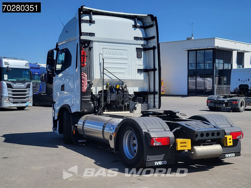 Iveco S-Way 460 4X2 LNG Retarder 2x Tanks Standklima LED Navi - Камион влекач: слика 2 Iveco S-Way 460 4X2 LNG Retarder 2x Tanks Standklima LED Navi - Камион влекач: слика 2