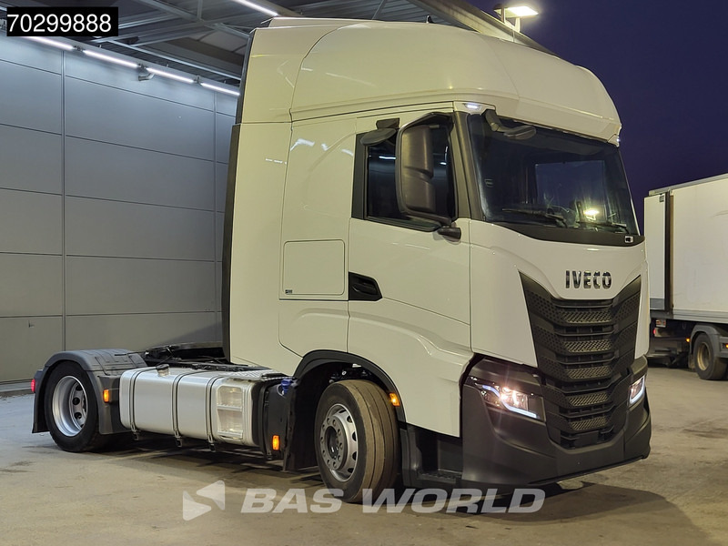 Iveco S-Way 460 4X2 Mega Retarder 2xTanks ACC Euro 6 - Камион влекач: слика 3 Iveco S-Way 460 4X2 Mega Retarder 2xTanks ACC Euro 6 - Камион влекач: слика 3