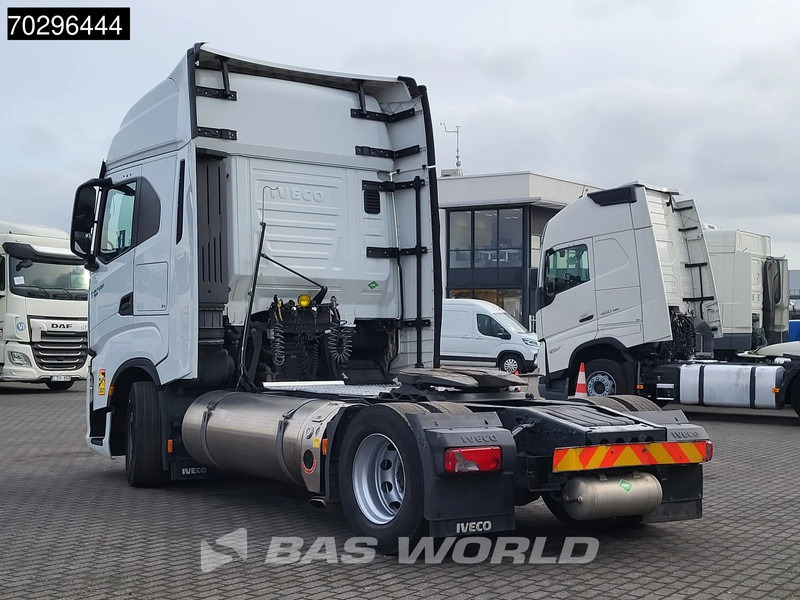 Iveco S-Way 460 S-Way 4X2 LNG Retarder 2X Tanks - Камион влекач: слика 2 Iveco S-Way 460 S-Way 4X2 LNG Retarder 2X Tanks - Камион влекач: слика 2