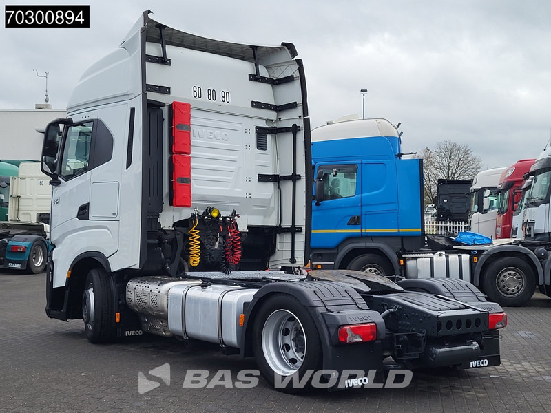 Iveco S-Way 460 S-Way 4X2 Mega Retarder 2xTanks ACC Euro 6 - Камион влекач: слика 2 Iveco S-Way 460 S-Way 4X2 Mega Retarder 2xTanks ACC Euro 6 - Камион влекач: слика 2