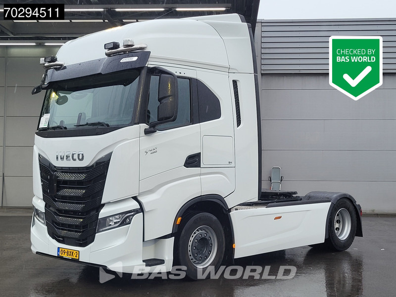 Iveco S-Way 490 4X2 NL-Truck 2xTanks Standklima ACC Navi Euro 6 - Камион влекач: слика 1 Iveco S-Way 490 4X2 NL-Truck 2xTanks Standklima ACC Navi Euro 6 - Камион влекач: слика 1