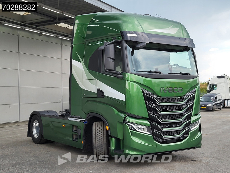 Iveco S-Way 500 4X2 2024! 2x Tanks Standklima ADR Alcoa's ACC Euro 6 - Камион влекач: слика 3 Iveco S-Way 500 4X2 2024! 2x Tanks Standklima ADR Alcoa's ACC Euro 6 - Камион влекач: слика 3