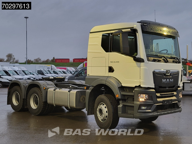 MAN TGS 33.440 6X4 NEW! TN Manual Full-Steel Big-Axle Drumbrakes Euro 2 - Камион влекач: слика 3 MAN TGS 33.440 6X4 NEW! TN Manual Full-Steel Big-Axle Drumbrakes Euro 2 - Камион влекач: слика 3