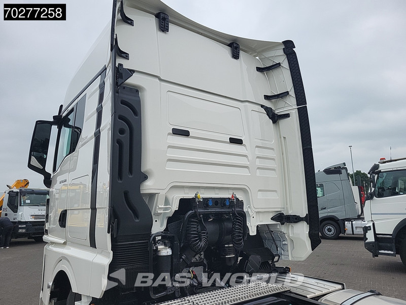 MAN TGX 18.520 4X2 NEW! GX Retarder 2x Tanks Standklima ACC - Камион влекач: слика 3 MAN TGX 18.520 4X2 NEW! GX Retarder 2x Tanks Standklima ACC - Камион влекач: слика 3