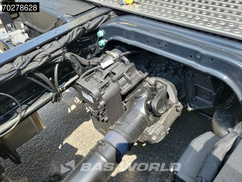 Нов Камион влекач MAN TGX 18.520 4X2 NEW! GX Retarder 2x Tanks Standklima MirrorCam Navi LED: слика 8