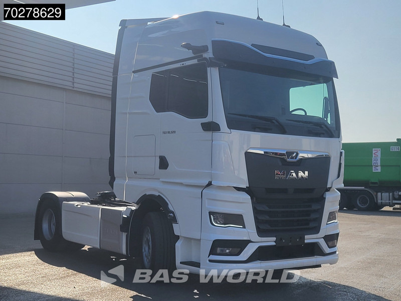 MAN TGX 18.520 4X2 Retarder 2xTanks Standklima MirrorCam ACC Navi LED Euro 6 Nieuw! - Камион влекач: слика 3 MAN TGX 18.520 4X2 Retarder 2xTanks Standklima MirrorCam ACC Navi LED Euro 6 Nieuw! - Камион влекач: слика 3