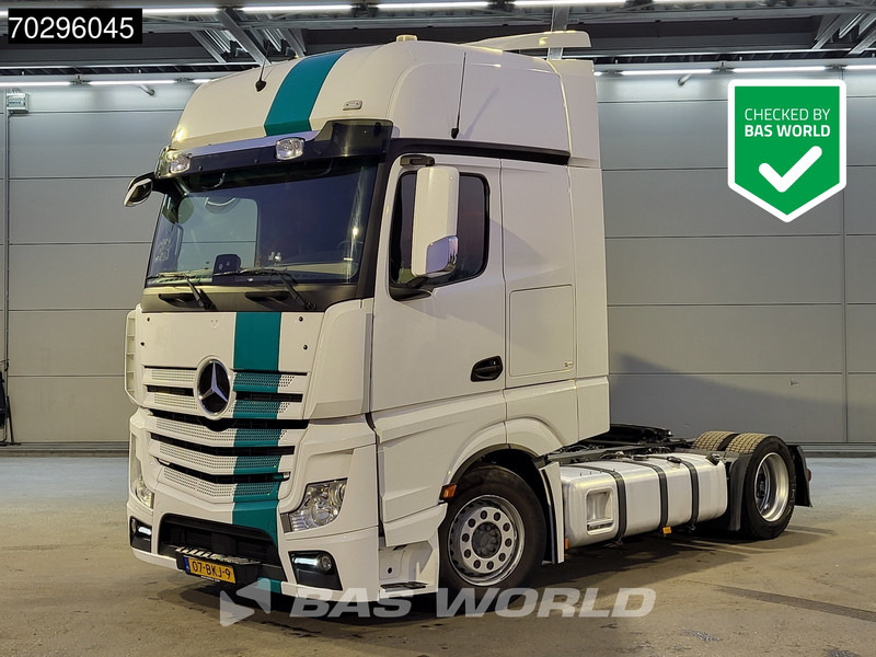Камион влекач Mercedes-Benz Actros 1845 Actros 4X2 GigaSpace NL-Truck Mega 2xTanks Standklima ACC Euro 6: слика 1