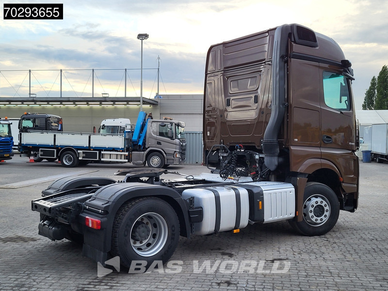 Mercedes-Benz Actros 1848 4X2 BigSpace Retarder 2x Tanks ACC Standklima MirrorCam Euro 6 - Камион влекач: слика 5 Mercedes-Benz Actros 1848 4X2 BigSpace Retarder 2x Tanks ACC Standklima MirrorCam Euro 6 - Камион влекач: слика 5