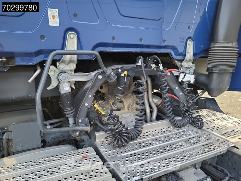 Mercedes-Benz Actros 1851 4X2 BigSpace Retarder 2x Tanks Full-Air Standklima - Камион влекач: слика 5 Mercedes-Benz Actros 1851 4X2 BigSpace Retarder 2x Tanks Full-Air Standklima - Камион влекач: слика 5