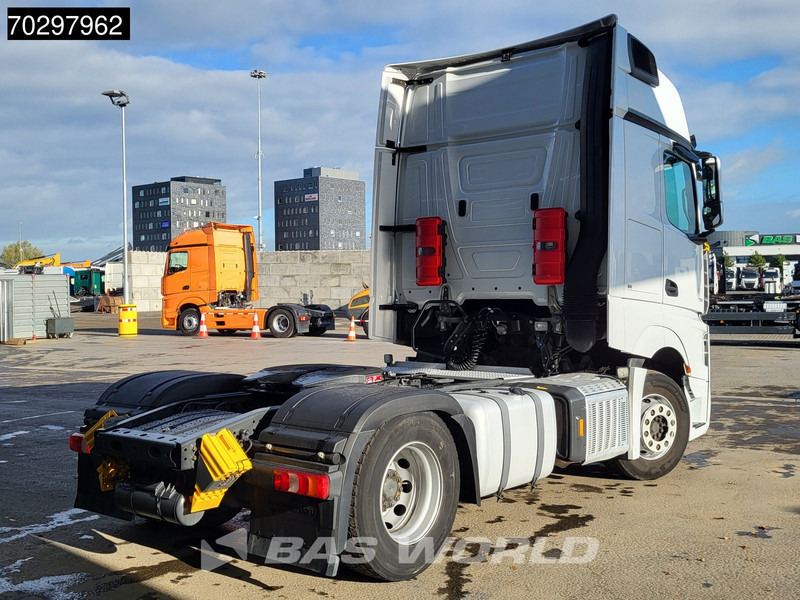 Mercedes-Benz Actros 1851 Actros 4X2 GigaSpace ADR 2xTanks Xenon Euro 6 - Камион влекач: слика 5 Mercedes-Benz Actros 1851 Actros 4X2 GigaSpace ADR 2xTanks Xenon Euro 6 - Камион влекач: слика 5